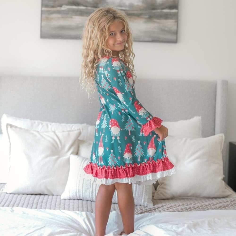 Kids Red Green Gnome Christmas Ruffle Lounge Gown Size 5/6 - Picture 4 of 5
